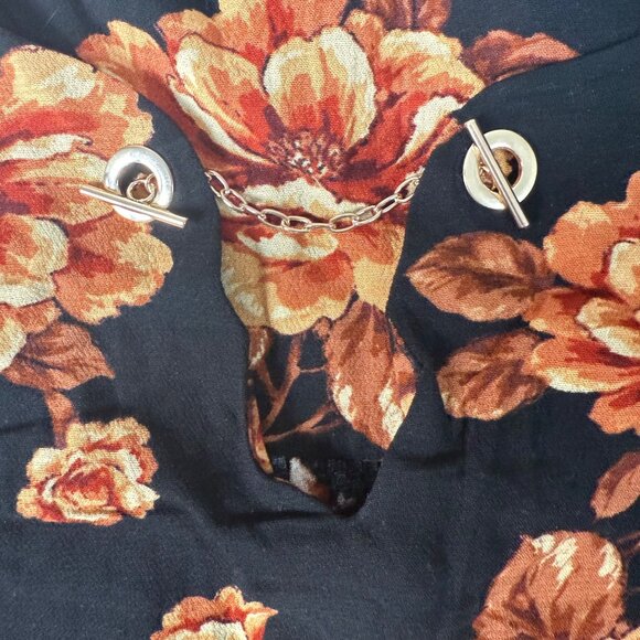 Torrid Womens Black Floral Crepe Chainlink 3/4 Sleeve Blouse Size 1X 14-16 - Picture 2 of 5